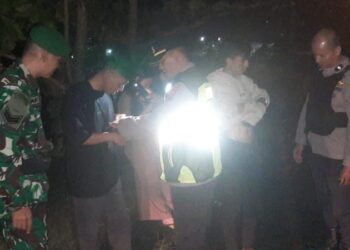 Polsek Tuminting kembali menggelar Operasi KRYD (Kepolisian Republik Indonesia, Koramil, dan Pemerintah Daerah) gabungan bersama unsur Koramil. Operasi ini bertujuan untuk meningkatkan keamanan dan ketertiban di wilayah hukum Polsek Tuminting, Sabtu (6/4/2024).