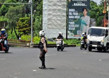 Personel Polresta Manado gencar melaksanakan Operasi Cakalang sebagai upaya pencegahan terhadap kemacetan dan pelanggaran lalu lintas yang kerap terjadi di wilayah tersebut. Operasi ini dilaksanakan sebagai bentuk komitmen Polri dalam menjaga ketertiban dan kelancaran lalu lintas demi keselamatan masyarakat, Minggu (7/4/2024).