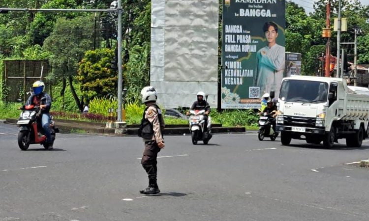 Personel Polresta Manado gencar melaksanakan Operasi Cakalang sebagai upaya pencegahan terhadap kemacetan dan pelanggaran lalu lintas yang kerap terjadi di wilayah tersebut. Operasi ini dilaksanakan sebagai bentuk komitmen Polri dalam menjaga ketertiban dan kelancaran lalu lintas demi keselamatan masyarakat, Minggu (7/4/2024).