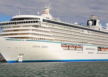 Kapal MS Crystal Serenity