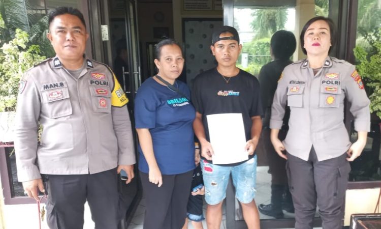 Bhabinkamtibmas Polsek Mapanget melaksanakan kegiatan Problem Solving (PS) di Mapolsek Mapanget terkait aduan masyarakat mengenai pengendara AAM yang menggunakan knalpot tidak sesuai spesifikasi teknis di wilayah hukum Polsek Mapanget, Rabu (10/4/2024).