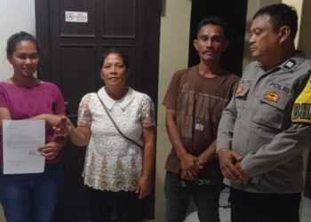 Konflik yang terjadi antara kedua kelompok warga tersebut berhasil diselesaikan dengan pendekatan yang penuh kearifan oleh Bhabinkamtibmas tersebut. Dengan sabar dan bijaksana, Bhabinkamtibmas berhasil memediasi kedua belah pihak untuk mencapai kesepakatan yang adil dan damai.