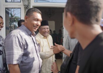 Keluarga Besar H. Mukhlis Cut Hasan, SH, ST atau yang lebih dikenal dengan Haji Mukhlis Takabeya, Direktur PT Takabeya Perkasa Group, yang juga Ketua DPD Partai Golkar Bireuen sekaligus Bacalon Bupati Bireuen melaksanakan acara ”Open House” (Halal Bil Halal) di kediamannya Desa Pulo Ara, Geudong Teungoh, Kota Juang Bireuen, pada Hari Raya ke 3 Idul Fitri 1445 H atau pada Jum'at, 12 April 2024.