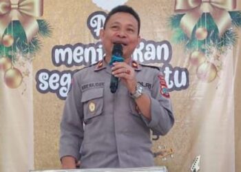 Polresta Manado menggelar kegiatan Minggu Kasih di Gereja Pantekosta El Gibor Sea Raya. Kegiatan tersebut dipimpin oleh Kasat Binmas Polresta Manado, Kompol Arie Najoan, Minggu (14/3/2024).