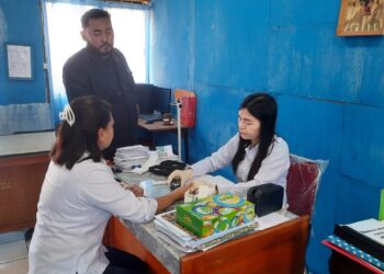 Kegiatan pemeriksaan kesehatan meliputi pemeriksaan tekanan darah, gula darah, asam urat, kolesterol serta konsultasi masalah kesehatan para pegawai. Tidak hanya itu, pegawai juga dapat melakukan skrining terhadap penyakit menular seperti, TBC, dan HIV/AIDS.