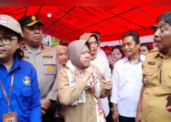 Kapolres Tana Toraja, Bupati Tana Toraja, Dandim 1414/Tator dan Kajari menyambut kedatangan Menteri Sosial Republik Indonesia Dr. (H.C) Ir. Tri Rismaharini, M.T dan Wakapolda Sulsel Brigjen Pol Chuzaini Patoppoi S.St.M.K.,S.H di Bandara Buntu Kunik Kecamatan Mengkendek Kab. Tana Toraja.