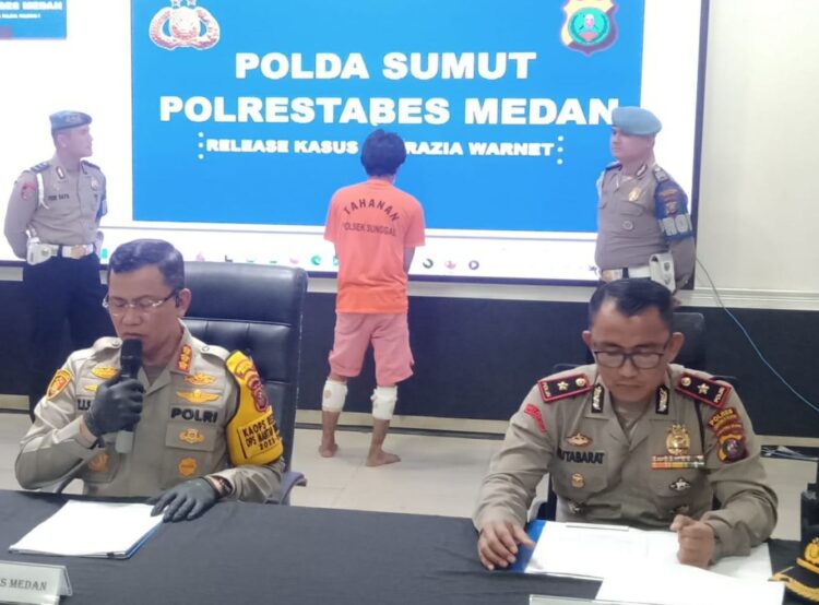 BERI KETERANGAN: Kapolrestabes Medan Kombes Pol Teddy Jhon Sahala Marbun didampingi Kapolsek Sunggal Kompol Bambang Gunanti Hutabarat memberikan keterangan pers terkait ditembaknya pelaku spesialis curanmor berinisial I karena melakukan perlawanan saat akan ditangkap,  di Mapolrestabes, Kamis (18/4/2024).(Foto Dok/Polsek)