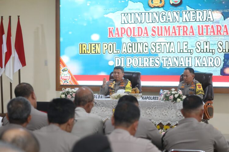 BERI ARAHAN: Kapolda Sumut, Irjen Pol Agung Setya Imam Effendi memberikan arahan saat berkunjung ke Polres Karo, Kamis (18/4/2024. (Foto Dok/ Polda Sumut)