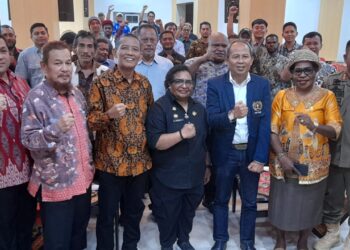 Penjabat Gubernur Papua Tengah, Ribka Haluk membuka dengan secara resmi Uji Kompetensi Wartawan (UKW) perdana di Nabire, Provinsi Papua Tengah, yang digelar Persatuan Wartawan Indonesia (PWI) Pusat di Aula Hotel Mahavira II, Kamis (18/4/2024)