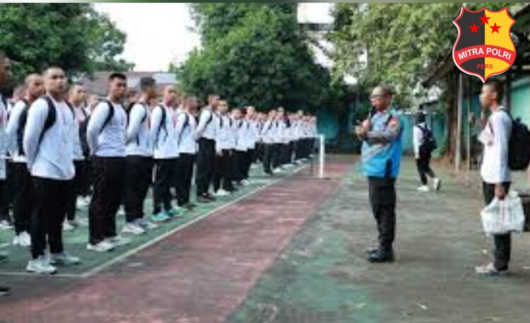 Sebanyak 253 orang calon peserta seleksi calon taruna/taruni Akpol T.A. 2024 Panda Polda Sulsel hari ini mengikuti tes pemeriksaan Kesehatan Tahap I, Senin (22/4/2024).