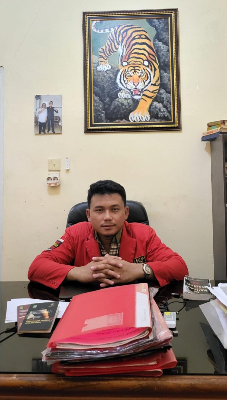 Kepala Biro Badan Perbantuan Hukum Pemuda Batak Bersatu Paul J J Tambunan, SE., SH. MH