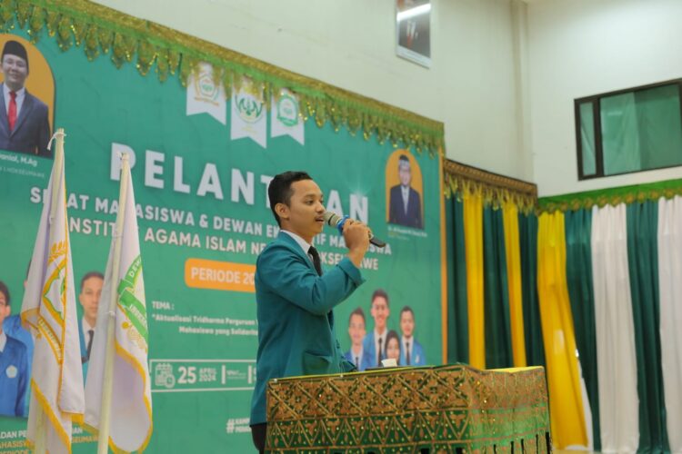 Senat Mahasiswa Institut Agama Islam Negeri (IAIN) Lhokseumawe periode 2024/2025 resmi dilantik oleh Rektor IAIN Lhokseumawe, Prof. Dr. Danial, M.Ag. Kamis (25/4/2024). Pelantikan tersebut berlangsung di aula serbaguna kampus IAIN Lhokseumawe dengan mengusung Tema “Aktualisasi Tridharma Perguruan Tinggi Menuju Organisasi Mahasiswa yang Solidaritas dan Berkualitas".