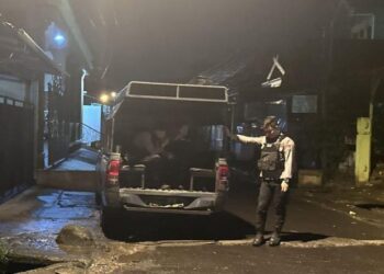 Sat Samapata Polresta Manado melakukan patroli mobile di sekitar wilayah Kelurahan Banjer LK IV dan V, VI Kecamatan Tikala. Kegiatan patroli ini dilakukan dengan tujuan untuk memastikan keamanan dan ketertiban di lingkungan tersebut. Hasil dari kegiatan patroli tersebut adalah sebagai berikut, Sabtu (27/4/2024).