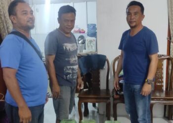 Satuan Reserse Narkoba (Sat Res Narkoba) Manado melancarkan kegiatan KRYD (Kegiatan Rutin Yustisi dan Dialog) di Kelurahan Teling Atas Lk VII, Kecamatan Wanea, Kota Manado, Sabtu (27/4/2024)