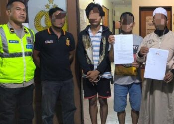 Polsek Bunaken Polresta Manado berhasil menyelesaikan kasus dugaan tindak pidana pencurian hewan ternak berupa ayam melalui pendekatan problem solving. Kasus ini diungkap setelah adanya laporan dari sejumlah warga yang mengalami kehilangan ayam secara bersamaan dalam kurun waktu beberapa hari, Minggu (28/4/2024).