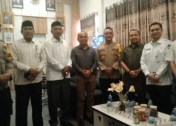 Komisioner baru Komisi Independen Pemilihan (KIP) Nagan Raya periode 2024-2029, yang baru-baru ini dilantik, mengadakan pertemuan silahturahmi dengan Kapolres Nagan Raya, AKBP Rudi Saeful Hadi, Senin (29/04/24)