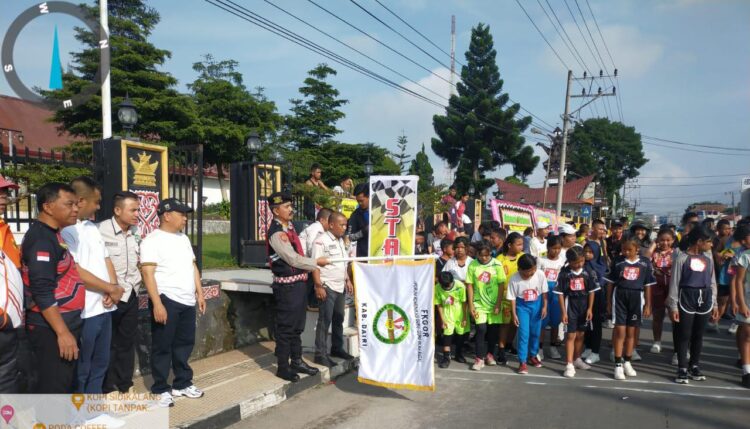 Pelaksanaan kegiatan Perlombaan lari tersebut di laksanakan bertempat di depan Kantor Bupati Dairi, Jalan Sisingamangaraja Sidikalang, Selasa 29/03/2024.