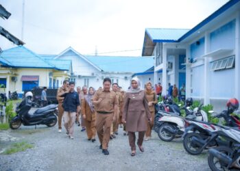Penjabat (Pj) Bupati Nagan Raya, Provinsi Aceh, Fitriany Farhas, AP., S.Sos., M.Si melakukan inspeksi mendadak (sidak) ke sejumlah perangkat daerah pada hari pertama masuk kerja setelah libur Idul Fitri 1445 Hijriah/2024 Masehi.