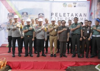 Kapolda Jawa Tengah Irjen Pol Ahmad Luthfi, bertempat di Jl. Letjend. Pol. R. Sumarto Kec. Purwokerto Utara Kabupaten Banyumas melakukam peletakan batu pertama pembangunan Gedung Sat Reskrim Polresta Banyumas, pada Senin (29/4/24)