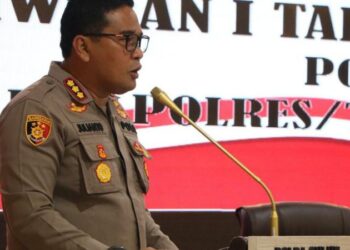 Kombes Pol Julianto Sirait, Kapolresta Manado, telah menghadiri acara penting pada hari ini di markas besar Polda Sulut. Dalam acara tersebut, beliau ikut serta dalam kegiatan Gelar Operasional dan Pembinaan Triwulan I tahun 2024 yang diadakan oleh Polres/TA jajaran Polda Sulut, Selasa (30/4/2024).