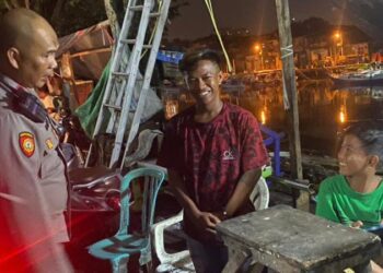 Bar-Ron Kampoeng, sebuah inisiatif lokal yang bertujuan untuk memperkuat komunitas dan menggalang kreativitas, telah menggelar serangkaian kegiatan di Lingkungan 2 dan 4, Kelurahan Dindulang Satu, Kecamatan Tuminting, Senin (29/4/2024) malam.
