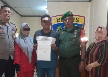 Bhabinkamtibmas Polsek Tuminting telah berhasil menyelesaikan masalah pengancaman seorang anak terhadap ayahnya, yang terjadi pada hari Kamis tanggal 02 Mei 2024 pukul 06.00 WITA di Kelurahan Islam Lingkungan 2, Kecamatan Tuminting, Kota Manado. Kejadian ini menarik perhatian masyarakat setempat dan menjadi fokus penyelesaian pihak berwenang.