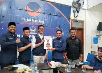 Teuku Irwan Djohan resmi mendaftar bakal calon wali kota Banda Aceh ke Dewan Pimpinan Daerah (DPD) Partai NasDem setempat, Sabtu (4/5/24).