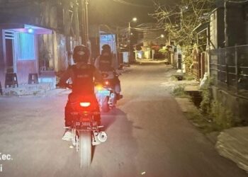 Personel Rayon Samapta telah berhasil melaksanakan patroli presisi di wilayah mereka. Dilakukan dengan ketelitian dan strategi yang matang, patroli tersebut bertujuan untuk mencegah potensi kerawanan dan tindak kejahatan yang dapat mengganggu ketentraman masyarakat, Kamis (2/5/2024) malam.