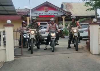 Polsek Muara Satu tingkatkan patroli gabungan dengan aparat TNI setempat di sejumlah lokasi di Wilkum Kec. Muara satu wilayah hukum Polres Lhokseumawe, selasa (7/5/2024).