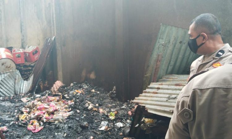 Kebakaran melanda gudang milik PT. MEGASARI di kelurahan Islam Lingkungan III, Kecamatan Tuminting, Kota Manado pada hari Senin, tanggal 6 Mei 2024, sekitar pukul 16.00 WITA.