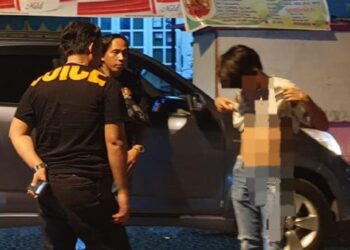 Tim Resmob Delta melakukan patroli mobile di sekitar wilayah Kelurahan Banjer LK IV dan V, Kecamatan Tikala. Upaya ini dilakukan sebagai bagian dari langkah-langkah keamanan dan pencegahan di area tersebut, Senin (6/5/2024) malam.