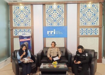 DIALOG: Iptu Eko Wahyuno saat acara Dialog Interaktif Hallo Polisi di RRI Medan, Rabu (8/5/2024). (Foto Dok/ Polda Sumut)
