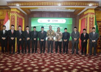 Pj Gubernur Aceh Bustami Hamzah telah resmi melantik jajaran manajemen Badan Pengusahaan Kawasan Sabang (BPKS) di Meuligoe Gubernur Aceh. Jajaran pada Manajemen BPKS yang telah dilantik yaitu, Kepala BPKS Iskandar Zulkarnain, Wakil Kepala BPKS Abdul Manan, Deputi Umum BPKS Suprizal Yusuf, serta Deputi Komersial dan Investasi BPKS Jeliteng Pribadi.