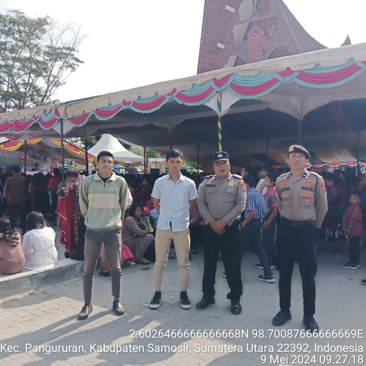 Polres Samosir melaksanakan pengamanan Ibadah Perayaan Kenaikan Yesus Kristus di Gereja Gereja wilayah Kabupaten Samosir dengan pelaksanaan dimulai pukul 08:00 Wib.Kamis, (09/05/2024).