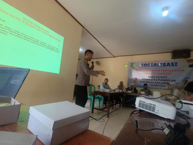 Polsek Punggelan Giat Pencegahan dan penanggulangan narkoba di Dusun Selawi RT. 07 RW. 08, Desa Danakerta Kecamatan Punggelan, pada hari Kamis (09/05/2024).