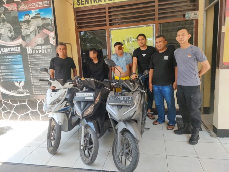 Identitas tersangka yang ditangkap adalah RM (30 tahun) yang beraksi sebagai pemetik, bersama rekannya R alias T. Keduanya warga Tambun tunong, Kec. Dewantara, Kabupaten Aceh Utara, Provinsi Aceh.