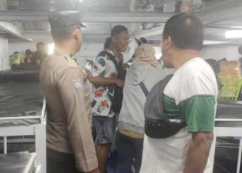Dalam menghadapi dampak bencana alam yang melanda wilayah Kecamatan Tagulandang, Kabupaten Sitaro, Polsek Pelabuhan Manado telah melakukan langkah-langkah pengamanan yang ketat dalam kedatangan pengungsi melalui Pelabuhan Manado, Jumat (10/5/2024).