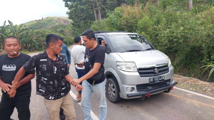 Satuan Reserse Kriminal (Satreskrim) Polres Nagan Raya berhasil meringkus satu orang pelaku kejahatan pencurian sepeda motor milik warga di Desa Alue Buloh, Kecamatan Seunagan, Kabupaten Nagan Raya. Sabtu (11/5/2024).
