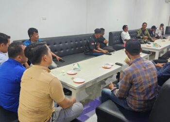 Kepala Dinas Kelautan, Perikanan dan Pangan Kabupaten Nagan Raya Azman, S.Hut. Senin (13/05) di Suka makmue dalam silaturahmi dengan para insan pers.