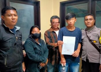 Bhabinkamtibmas dari Polsek Malalayang, bertindak cepat untuk menangani dugaan kenakalan terhadap orang atau barang di Lingkungan IV Kelurahan Winangun Dua, Kecamatan Malalayang, Kota Manado, Minggu (12/5/2024).