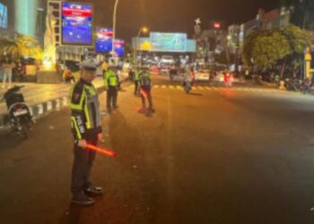 Satuan Lalu Lintas (Satlantas) Polresta Manado telah melaksanakan kegiatan Pos Cakalang (Polisi Cegah Kemacetan dan Pelanggaran) pada hari Minggu (12/5/2024). Kegiatan ini merupakan bagian dari upaya mereka untuk mengurangi angka kecelakaan lalu lintas serta menciptakan keamanan, keselamatan, ketertiban, dan kelancaran lalu lintas (Kamseltibcar lantas).