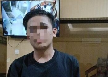 DS alias Bagong, yang berusia 16 tahun dan tidak memiliki pekerjaan tetap, kemudian menyerahkan diri ke petugas Resmob Polresta Manado pada pukul 09.45 Wita. Pelaku mengaku bahwa perselisihan itu terjadi karena korban membentak salah satu temannya. Namun, tindakan kekerasan tersebut berujung tragis, meninggalkan Abudi dengan luka-luka serius.