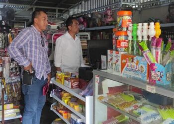 Sat Res Narkoba Polres Minahasa menggelar operasi rutin Kegiatan Rutin yang Ditingkatkan (KRYD) dengan sasaran minuman keras ilegal jenis Cap Tikus. Operasi ini berlangsung pada Senin, 13 Mei 2024, dimulai pukul 16.00 WITA hingga selesai di Desa Sawangan, Kecamatan Tombulu, Kabupaten Minahasa.