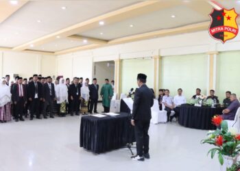 Kapolres Sidrap AKBP Erwin Syah, S.I.K.,M.H hadiri Pelantikan dan Orientasi Tugas Anggota Panitia Pemilihan Kecamatan (PPK) pada Gubernur dan Wakil Gubernur Sulawesi Selatan, Bupati dan Wakil Bupati Sidenreng Rappang di Ballroom Al-Ghony Hotel Grand Sindy.