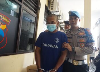 Polres Purbalingga menggelar konferensi pers kasus penganiayaan yang menyebabkan korban meninggal dunia di Dusun Pangebonan, Desa Cipaku, Kecamatan Mrebet, Kabupaten Purbalingga. Kegiatan digelar di Aula Wicaksana Laghawa Mapolres Purbalingga, Kamis (16/5/2024) siang.