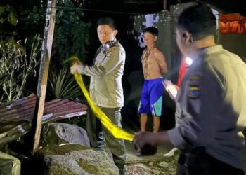 Sebuah kebakaran hebat melanda sebuah rumah semi permanen milik keluarga Adam Karsini, seorang pedagang berusia 49 tahun, di lingkungan VI, Kelurahan Malalayang Satu Timur. Insiden tersebut terjadi pada pukul 22.30 WITA dan menyebabkan kerugian materiil sekitar Rp 50.000.000, Selasa (14/5/2024).