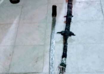 DIAMANKAN: Dua sajam diamankan Polisi dari lokasi tawuran di kawasan Kelurahan Bagan Deli, Belawan, Minggu dini hari (19/5/2024).(Foto Dok/Polres Belawan)