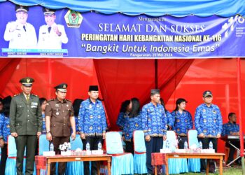 Wakapolres Samosir Kompol S.T. Panggabean, S.H., memimpin upacara peringatan Hari Kebangkitan Nasional ke-116 tingkat Kabupaten Samosir yang berlangsung di Tanah Lapang Kecamatan Pangururan. Upacara dimulai pukul 08:30 Wib dengan tema "Bangkit Untuk Indonesia Emas." Senin,(20/05/2024)
