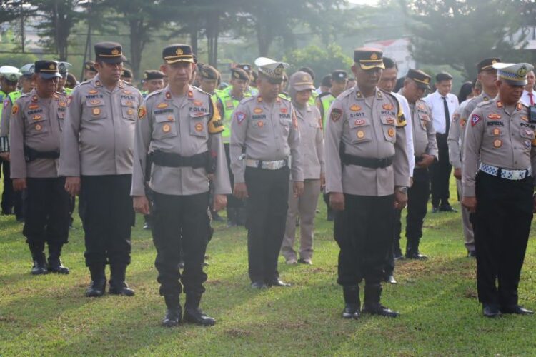 Jajaran Polres Ogan Ilir yang dipimpin oleh Waka Polres Ogan Ilir Kompol Hermansyah, S.H serta para PJU dan Kapolsek serta jajaran personil Polres dan perwakilan personil Polsek Ogan Ilir, pada hari Senin (20/05/2024) mengikuti upacara dalam rangka memperingati hari Kebangkitan Nasional tahun 2024.
