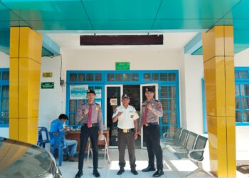 Personil Polres Samosir dan Polsek Jajaran melaksanakan pengamanan dan monitoring kegiatan bidang keamanan, politik dan ekonomi. Hal ini mencakup pengamanan kegiatan masyarakat, pengunjung dan wisatawan di berbagai lokasi di Selasa (21/05/2024).